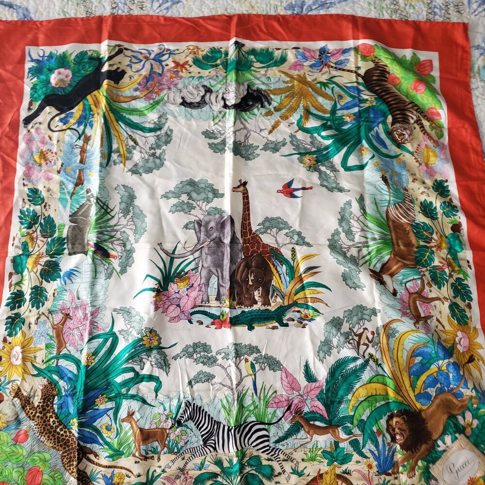 Gucci vintage silk Scarf